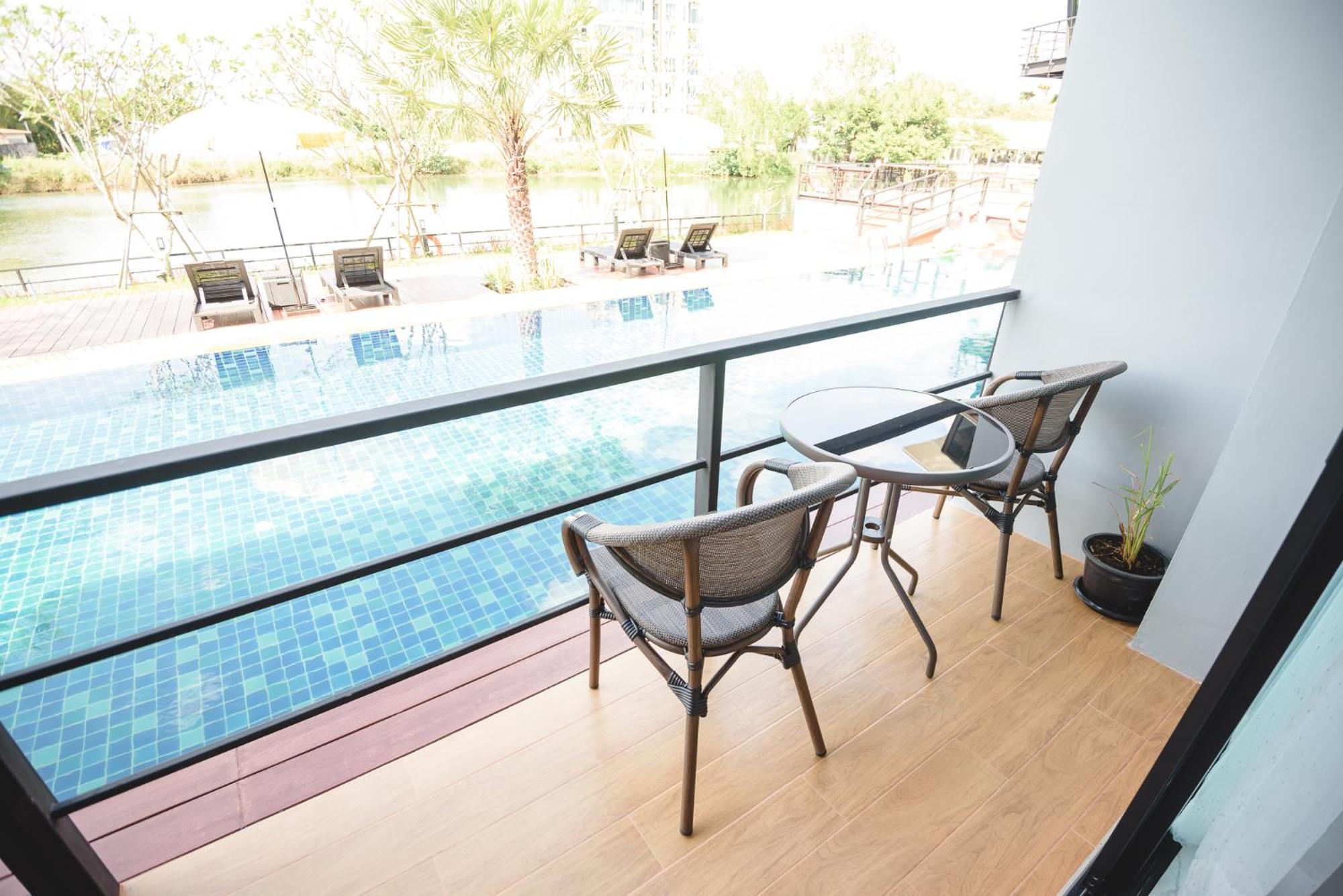Phuengluang Riverside Hotel Chanthaburi Exteriör bild