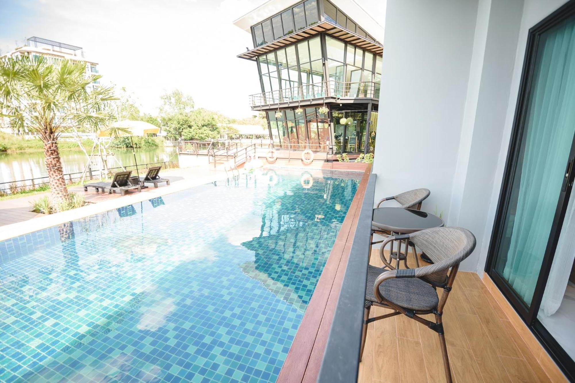 Phuengluang Riverside Hotel Chanthaburi Exteriör bild