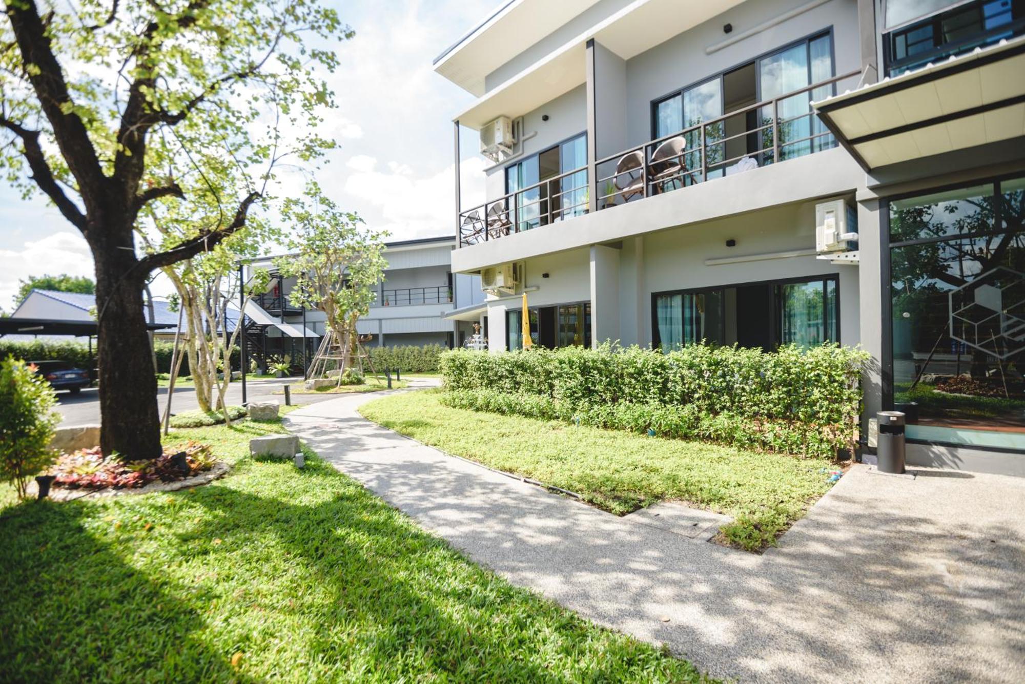 Phuengluang Riverside Hotel Chanthaburi Exteriör bild