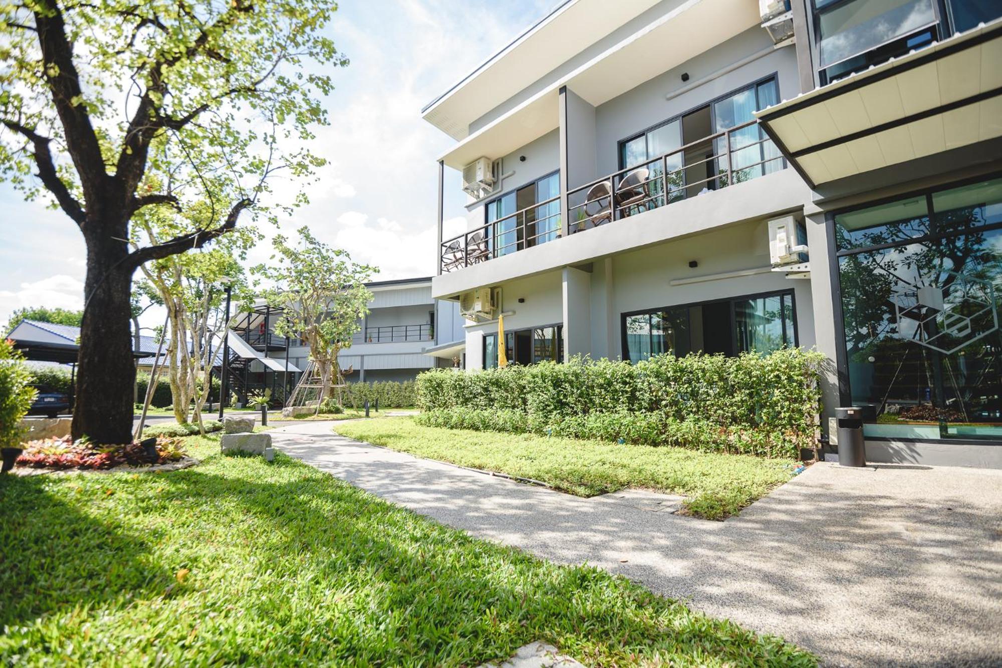 Phuengluang Riverside Hotel Chanthaburi Exteriör bild